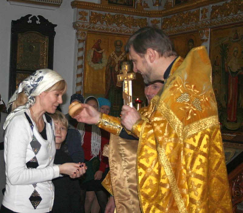 Поздравление с Днем матери в храме Святого Великомученика и Целителя Пантелеимона