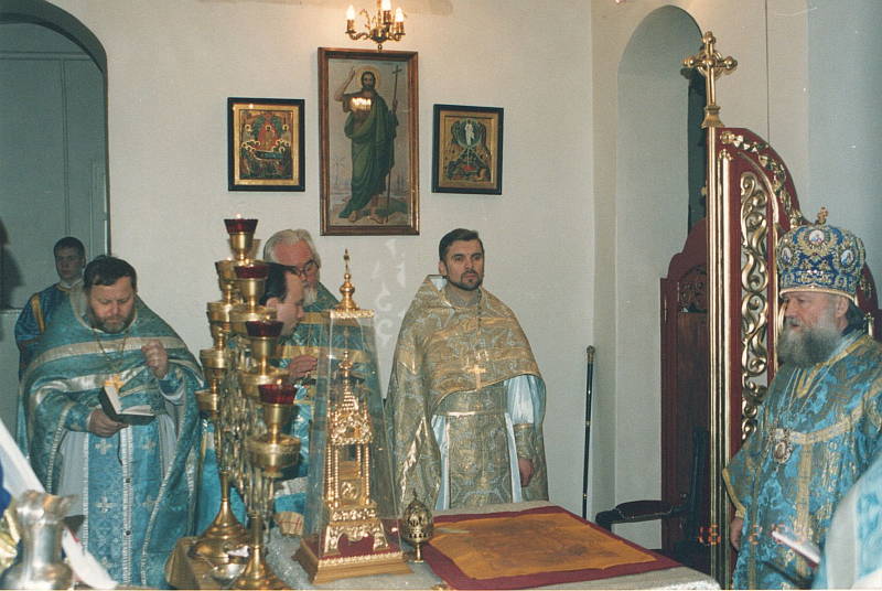 2003 служение в храме архиепископа Пантелеимона