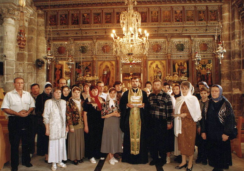 2004 храм Св Георгия Победоносца.Поклонение мощам